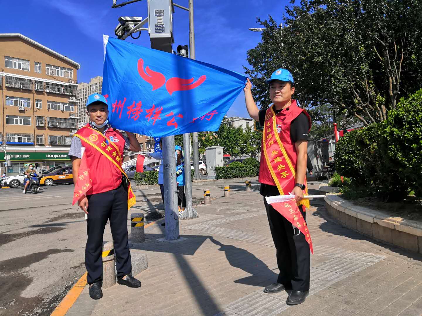 <strong>看看使劲操女人的小骚逼的视频</strong>